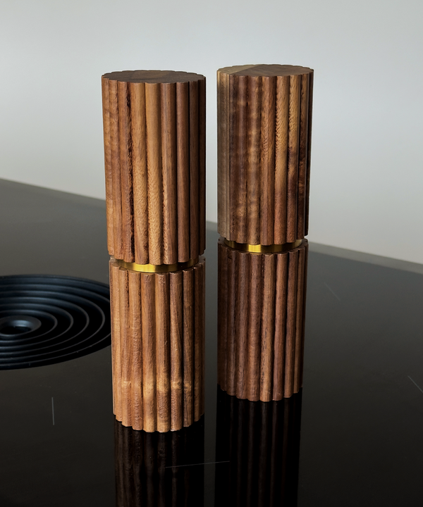Salt and pepper mill with grooved design | Marlo