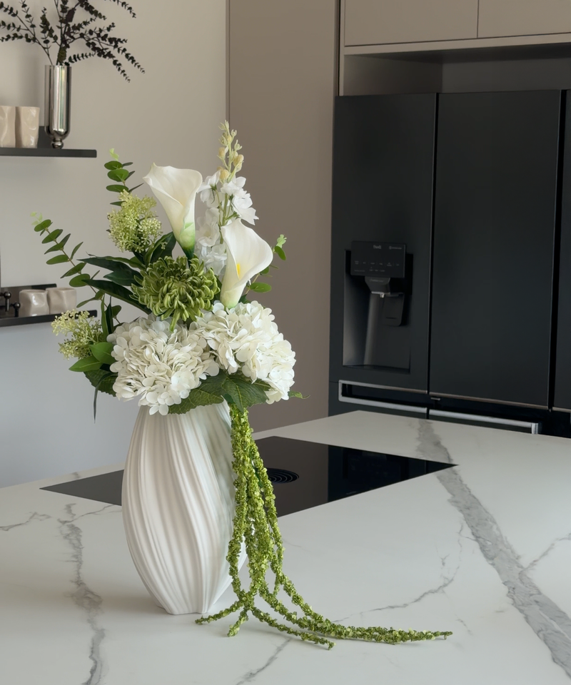 Green Silence Bouquet of 9 in White & Green | Bloom