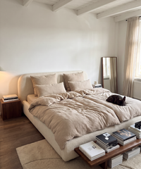 Haven Partner-Set in Beige mit 2× Musselin Einzelbettwäsche und 2× Kissenbezug aus der Serie Haven – Detailansicht