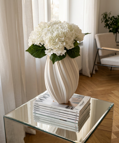 Kunstblumen-Bouquet Hortensien 4er in Weiß aus der Serie Bloom – Nahaufnahme der Oberfläche