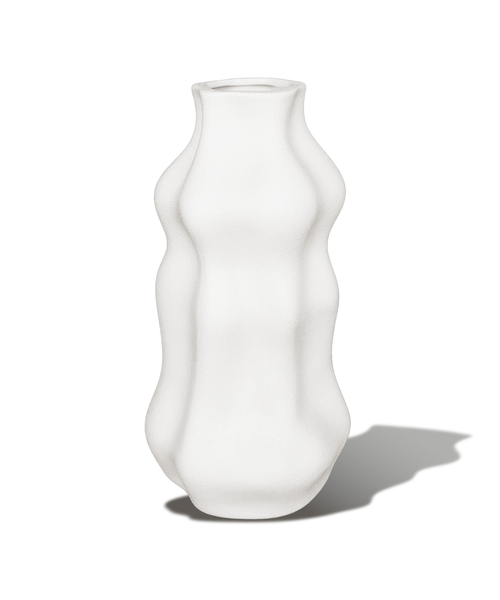 Schmale Keramikvase mit weich gewellter Silhouette – sana collection von 7 O'CLOCK