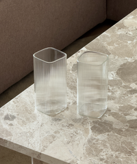 Geriffeltes Glas im eckigen Design | Kuba