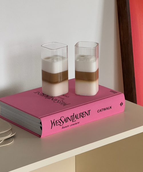 Geriffeltes Trinkglas im eckigen Design aus der Serie Kuba – Größenübersicht