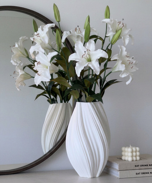 Kunstblumen-Bouquet Lilien 6er in Weiß aus der Serie Bloom – Nahaufnahme der Oberfläche
