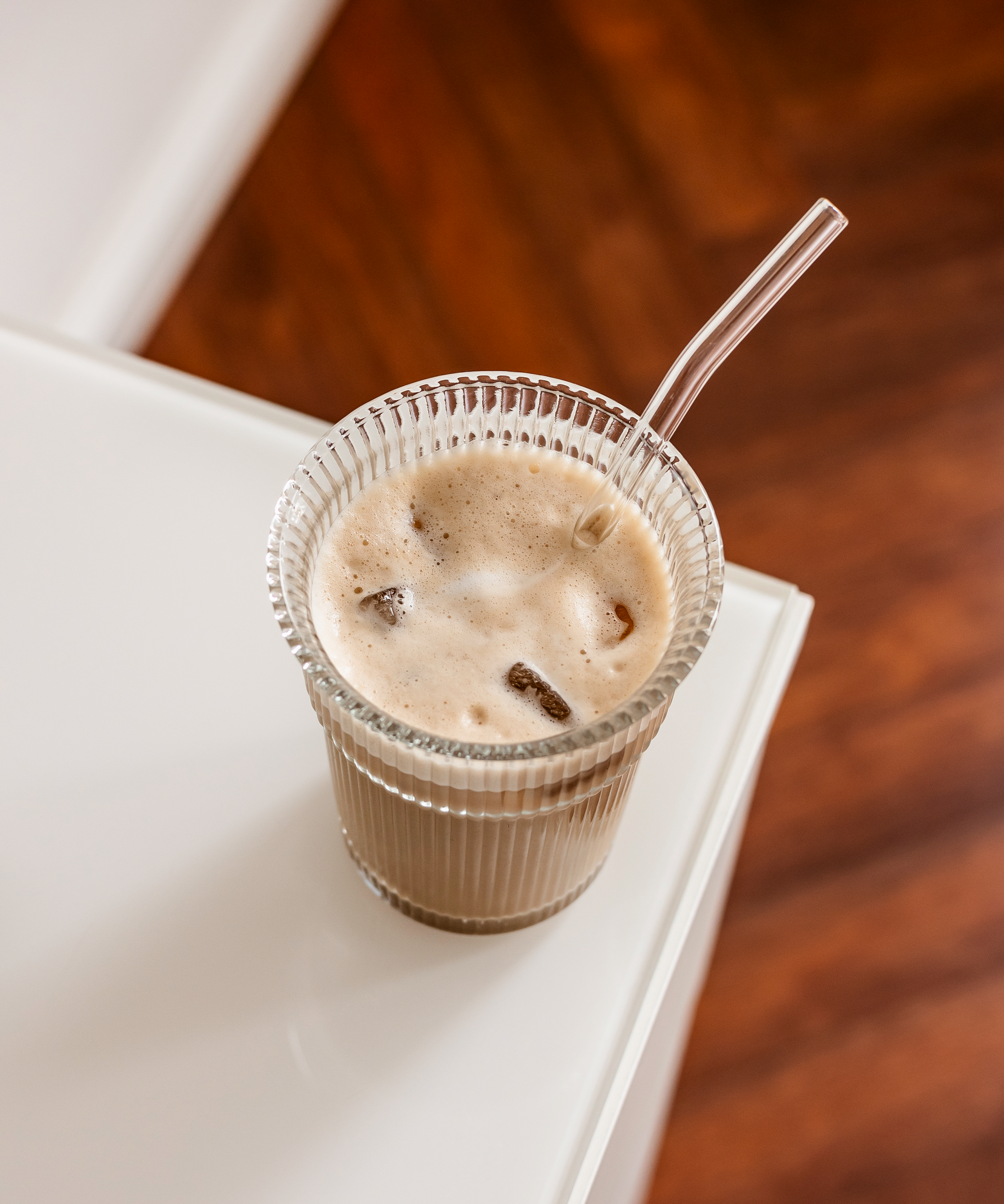 Ribbed Drinking Glass in To-Go Design | Liva