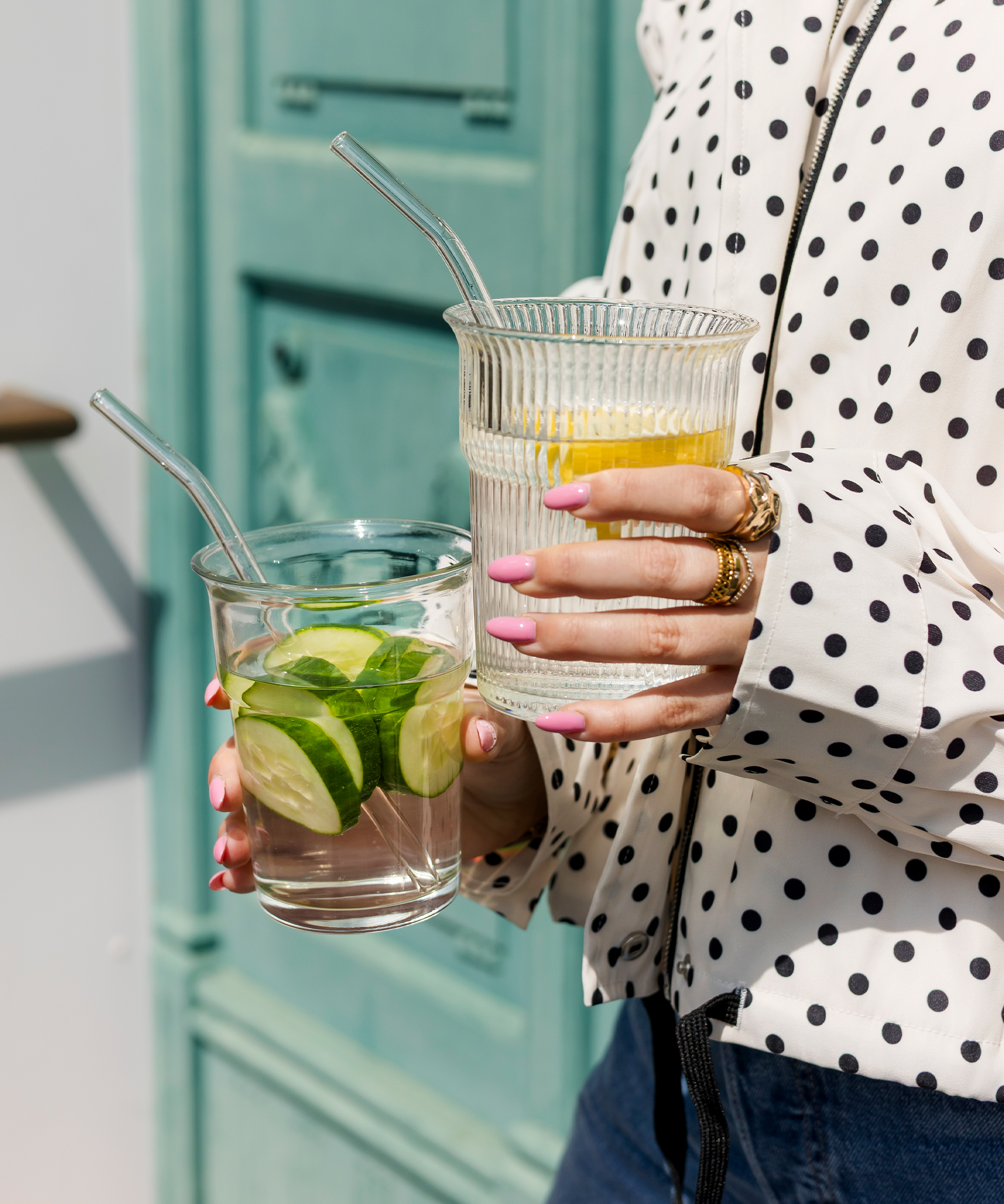Clear Drinking Glass in To-Go Design | Liva