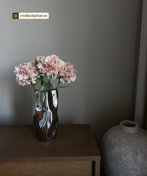 Large Ceramic Vase with Mirror Finish and Softly Curved Silhouette | Livia