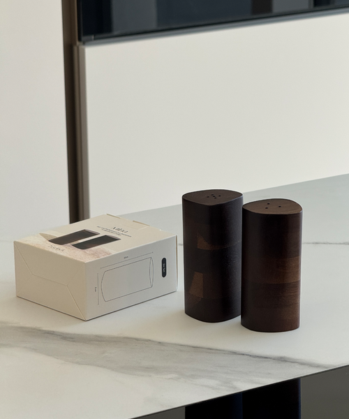 Salz- und Pfefferstreuer aus der Serie Mina – Materialdetail