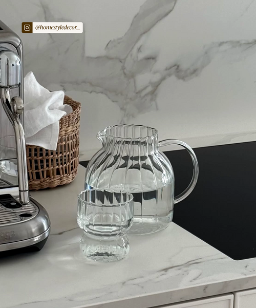 Teekaraffe und Glastassen-Set im Streifen-Design aus der Serie Norway – weitere Detailansicht