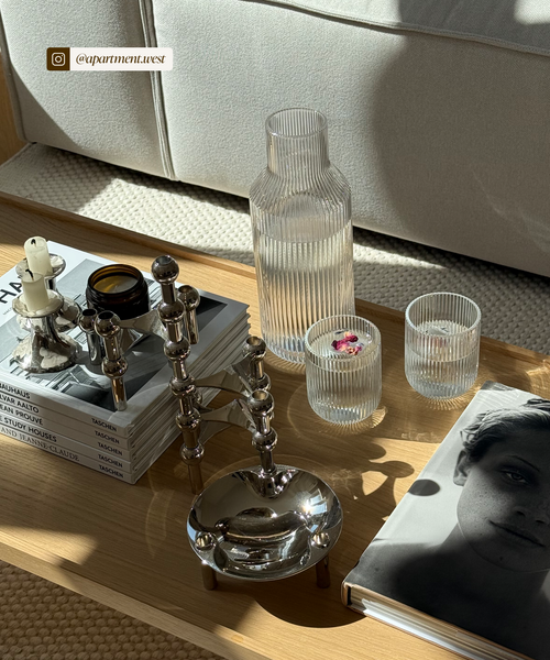 Geriffelte Karaffe 1550 ml, Serie Paris – Detailansicht