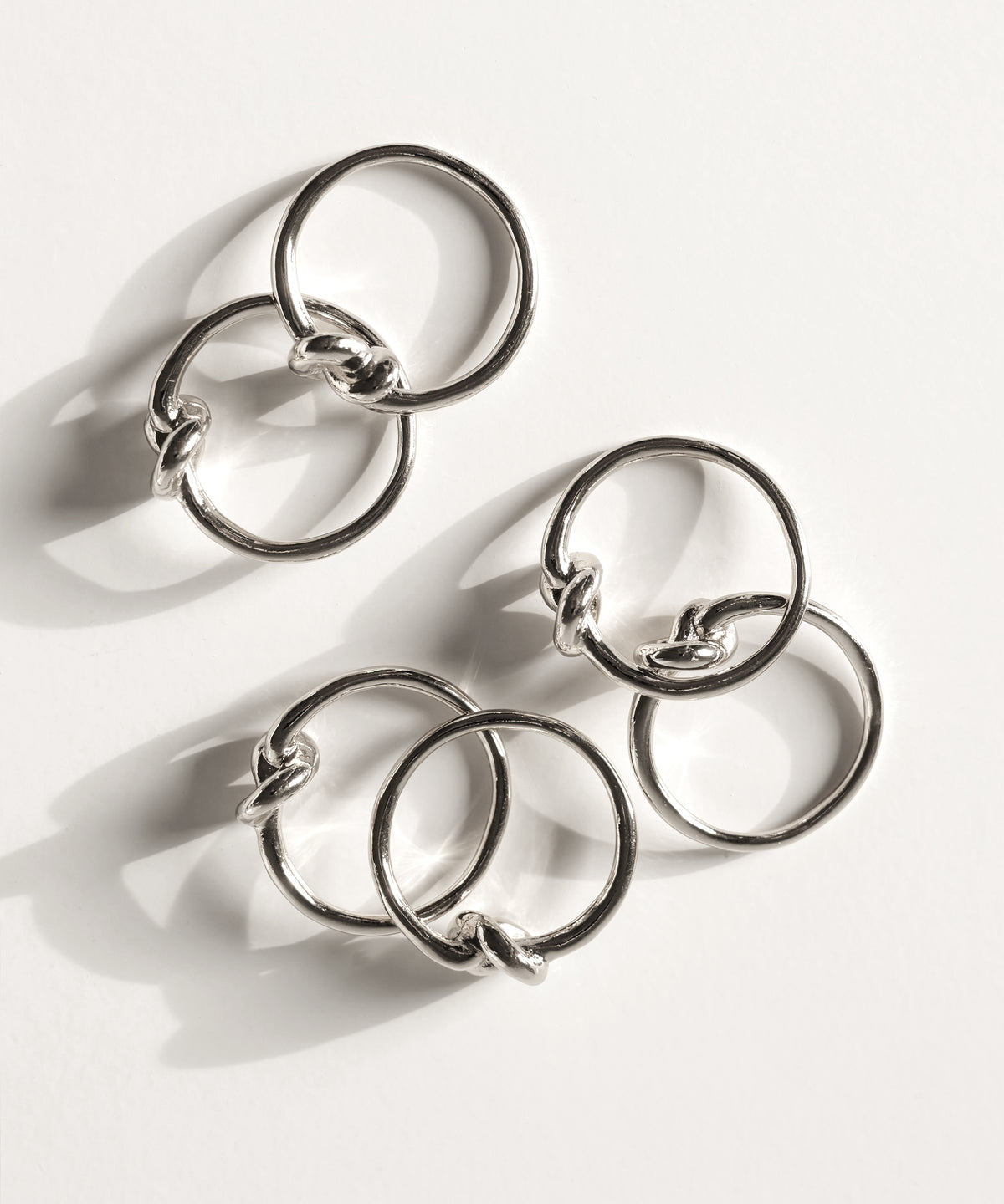 Serviettenringe Silber im 6er Set aus der Serie Tye – im Wohnambiente
