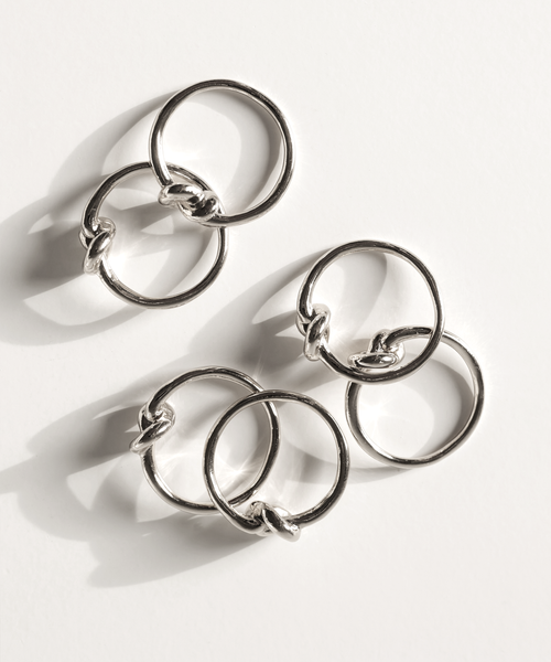 Serviettenringe in Gold und Silber im 2x 6er Set aus der Serie Tye – im Wohnambiente