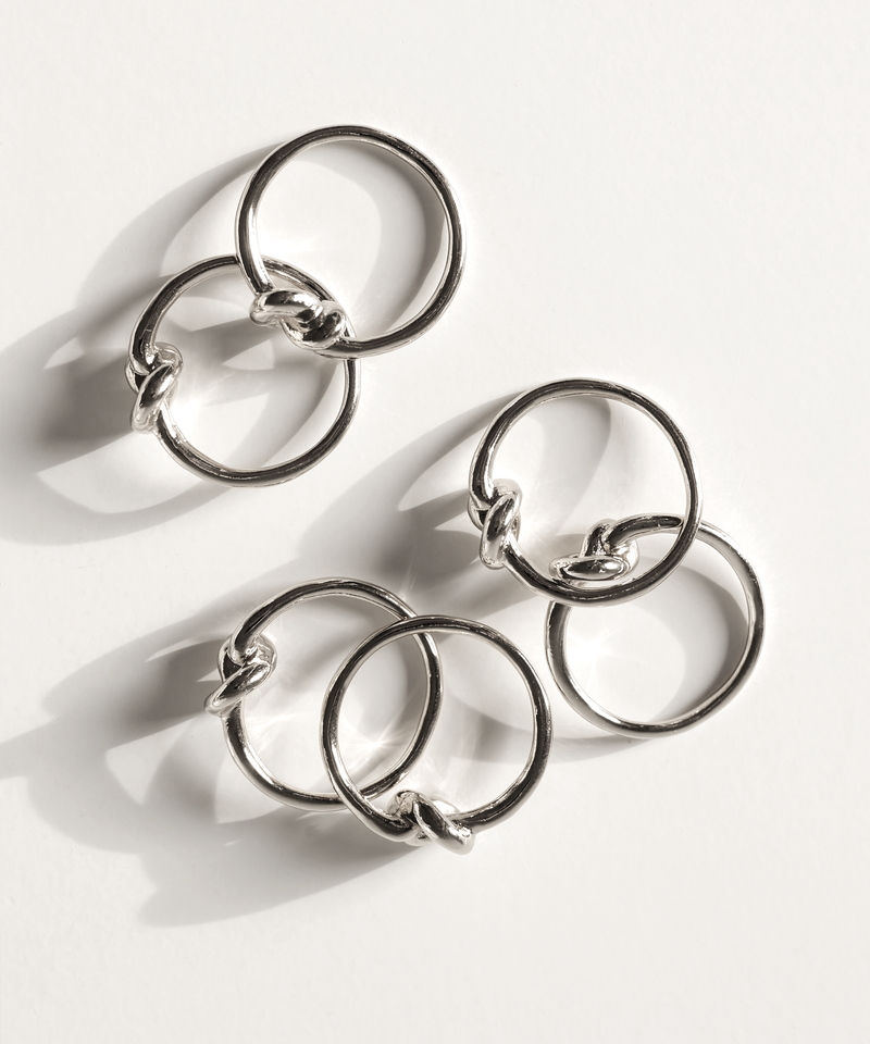 Serviettenringe in Gold und Silber im 2x 6er Set aus der Serie Tye – im Wohnambiente