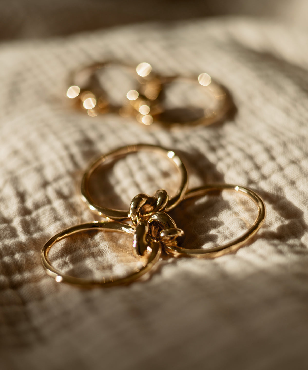 Serviettenringe in Gold, 6er Set aus der Serie Tye – Materialdetail