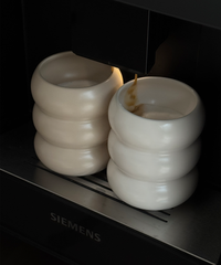 Wave-shaped ceramic mug white | Mya