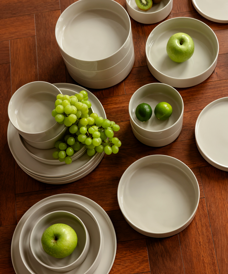 Geschirrset in Beige glänzend aus der Serie Nia – Produktansicht