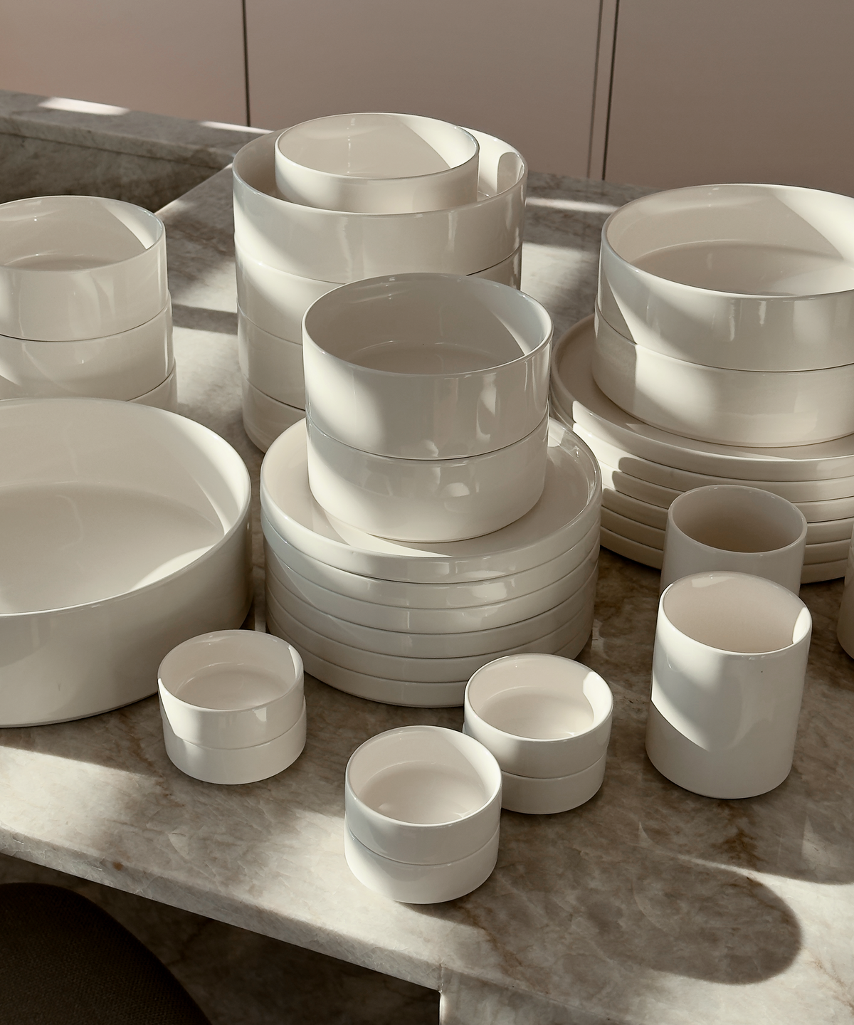 Dinnerware Set with Cups, Cream White Glossy