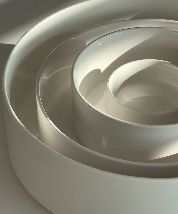 Large cream-white glossy bowl | Nia