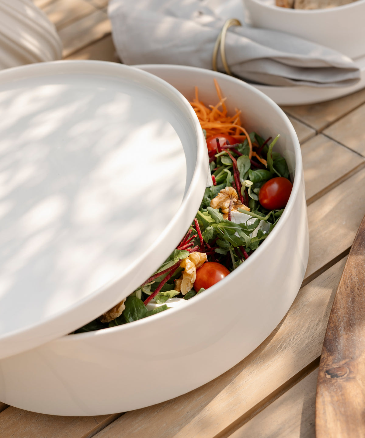 Große Bowl Ø27cm in Cremeweiß aus der Serie Nia – Materialdetail
