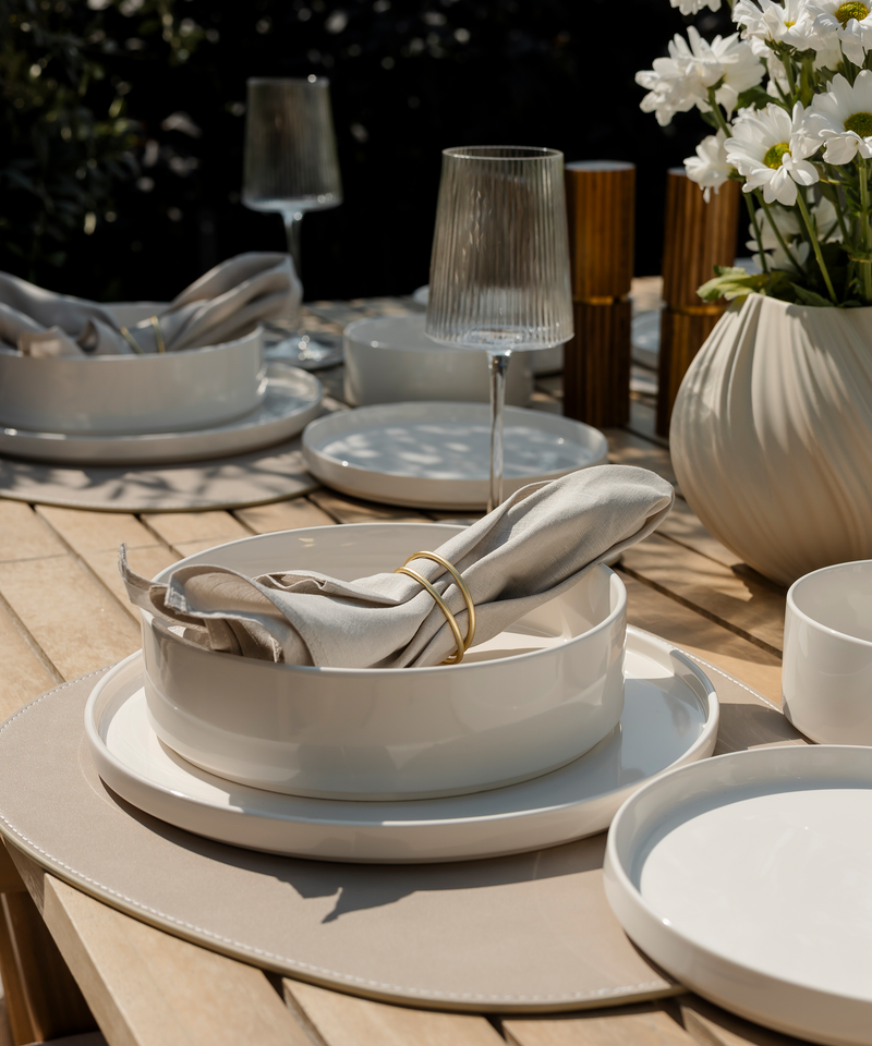 Teller- und Glasuntersetzer in Taupe und Creme aus der Serie Jade – Produktansicht