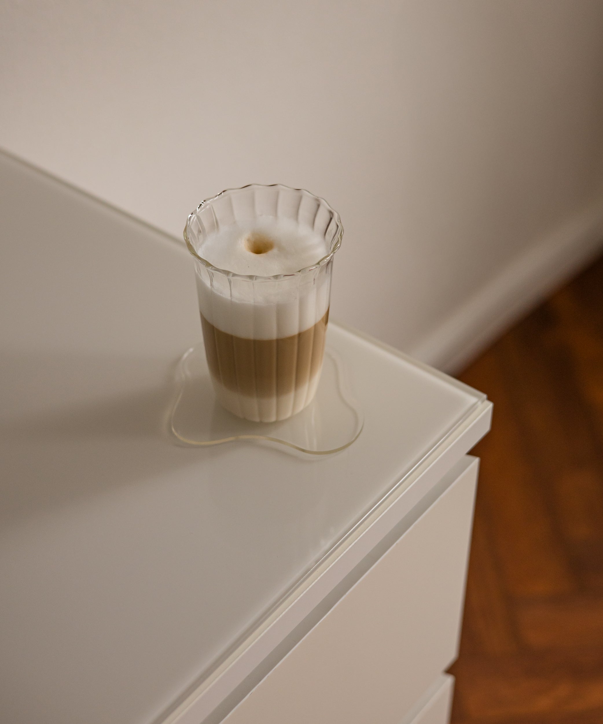 V-Day Edition Glas gerüschter Rand | Norway