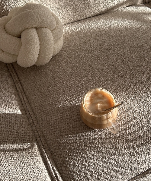 Glastasse im Streifen-Design aus der Serie Norway – Nahaufnahme des Materials