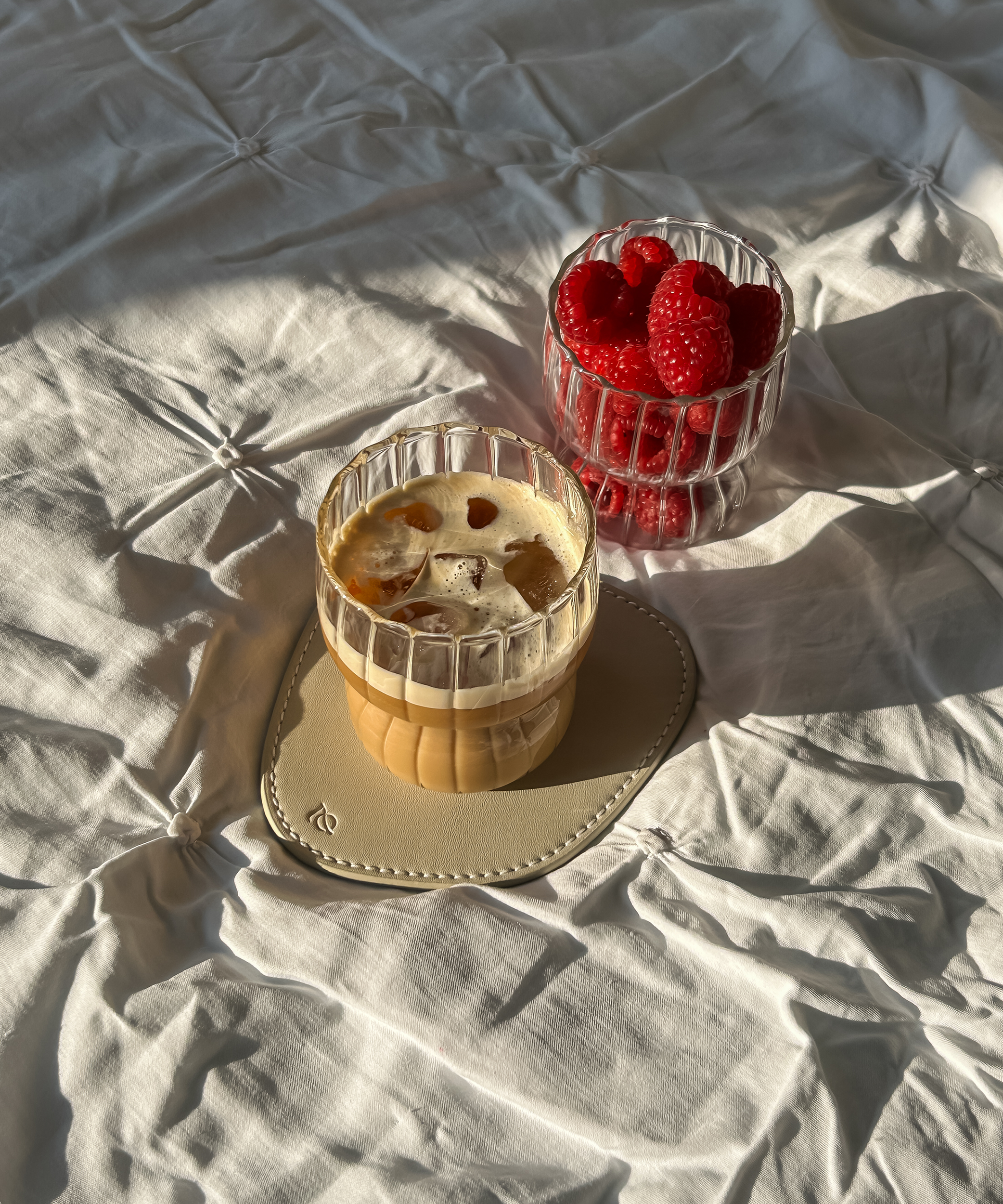 Glass coaster taupe/cream | jade