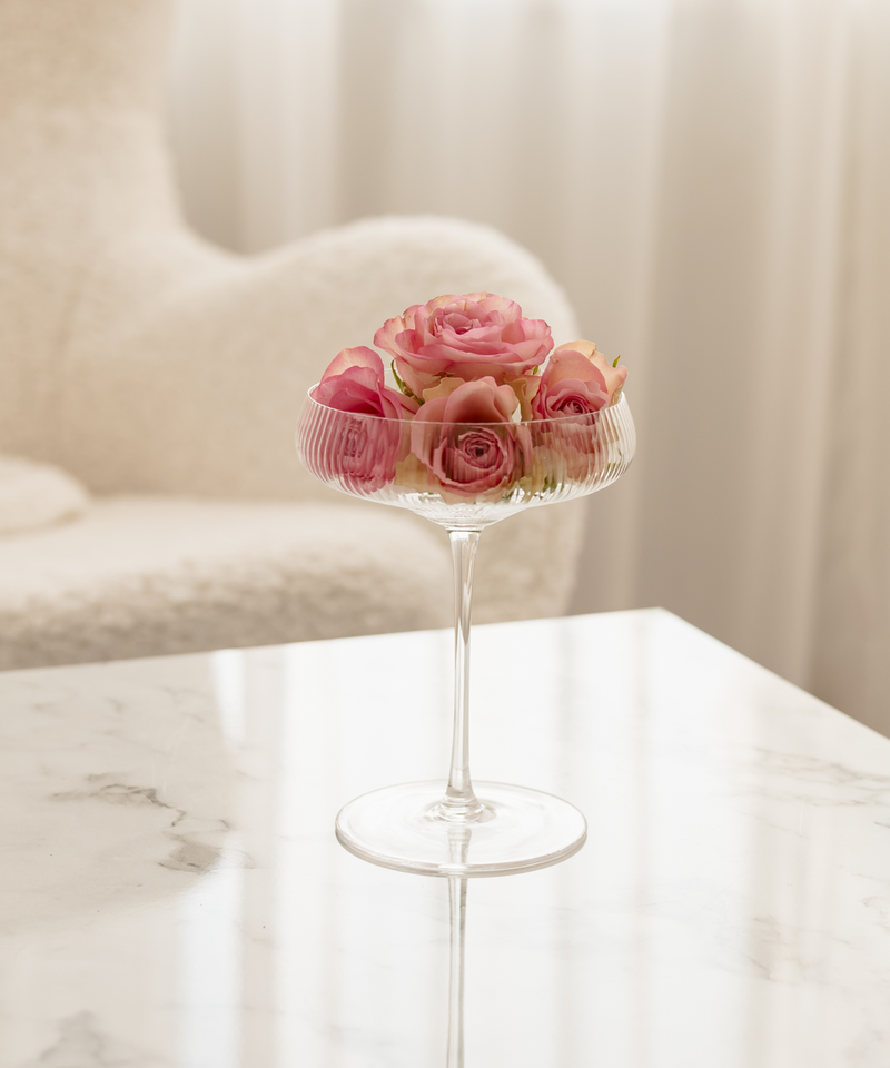 Champagnerglas mit geriffelter Oberfläche aus der Serie Paris – Produktansicht der Form
