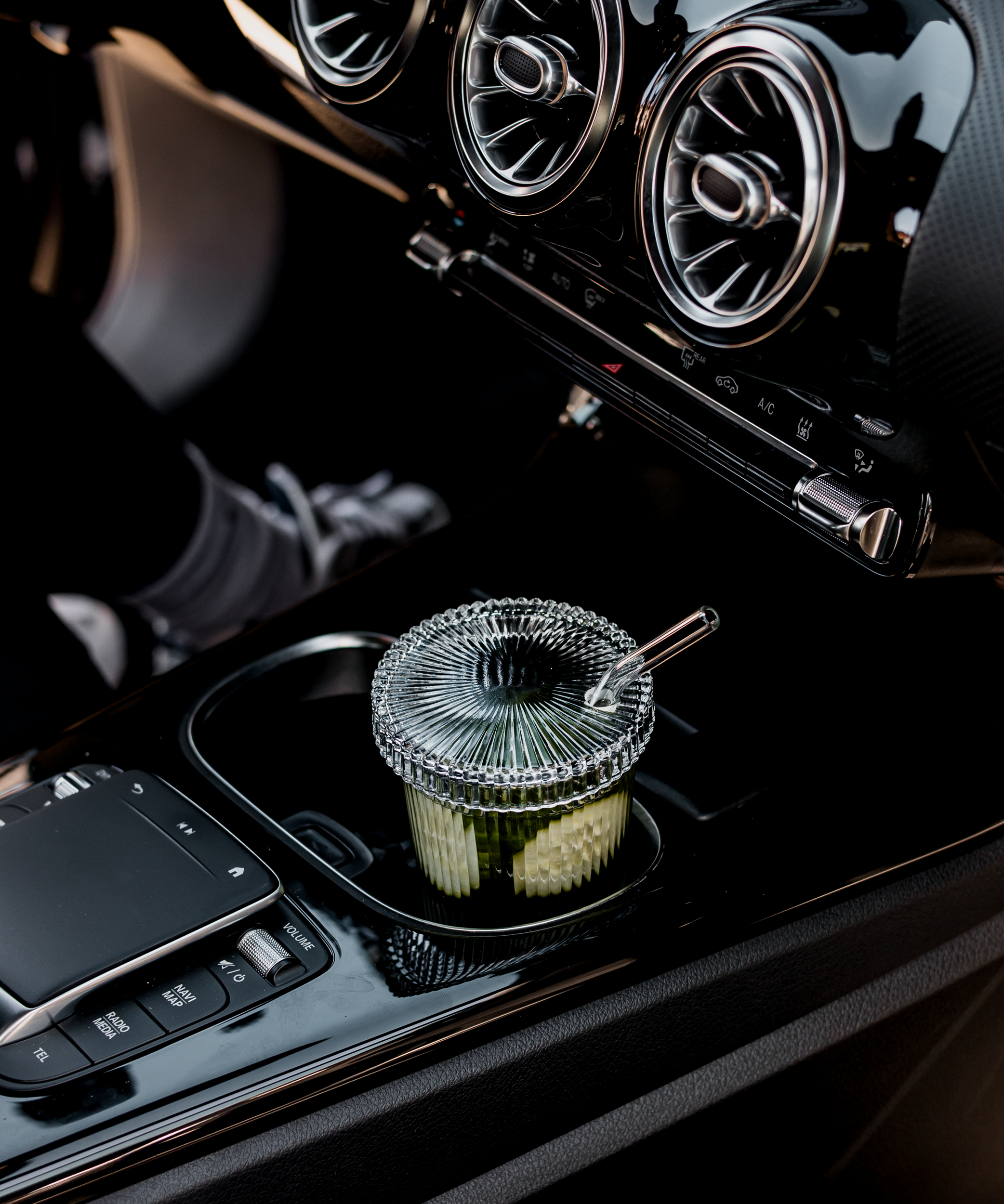 Ribbed glass with glass lid & glass straw | Paris