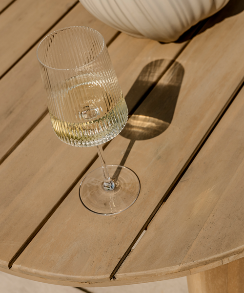 Weinglas mit geriffelter Oberfläche aus der Serie Paris – Draufsicht auf das Glas