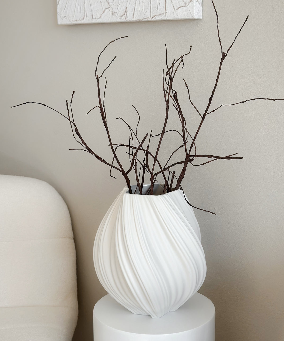 Set aus großer und kleiner Keramik Vase in Cremeweiß aus der Serie Flora – Größenübersicht