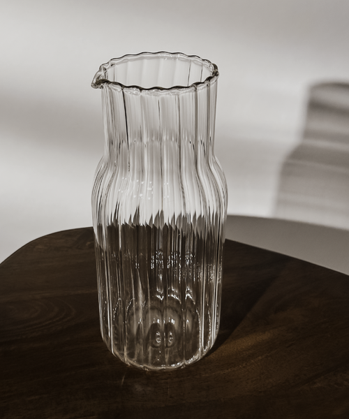 Wasserkaraffe im Streifen-Design, Serie Norway – Detailansicht