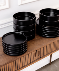 24-piece tableware set in black | Nia