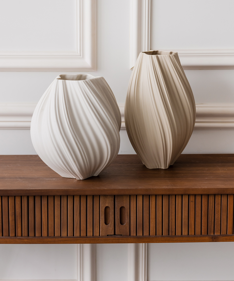Große Keramik Vase Cremeweiß, Serie Flora – Nahaufnahme der Oberfläche