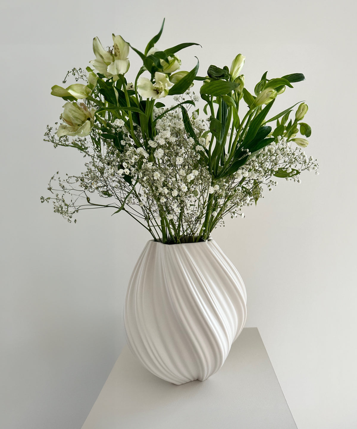 Large ceramic vase cream white