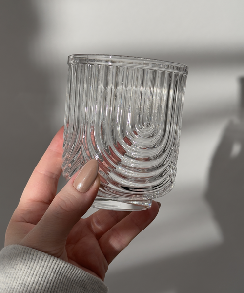 Kleines Trinkglas im Bogen-Design aus der Serie Rom – Detailansicht der Verarbeitung