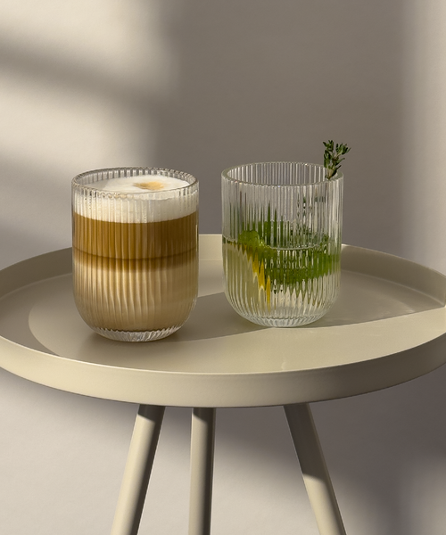 Geriffeltes kleines Trinkglas aus der Serie Paris – Detailansicht