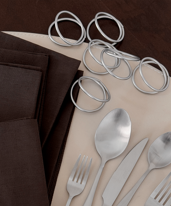 Modern napkin rings in matt silver in a set of 6 | Rina