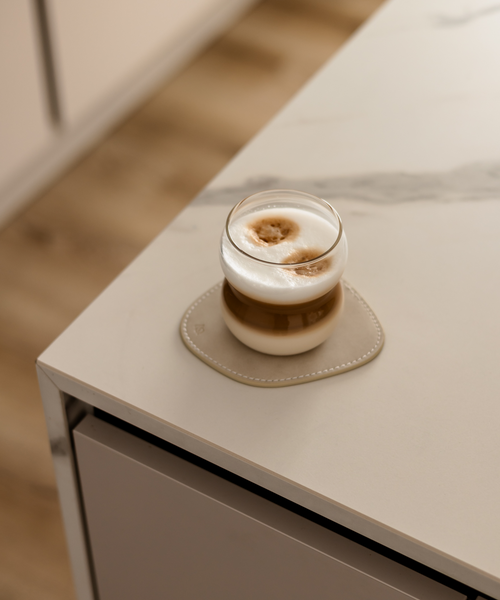 Kleines Glas mit zwei Bubbles aus der Serie Rio – Nahaufnahme des Materials