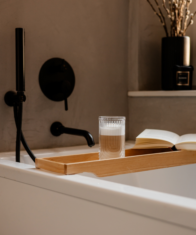 8er Set aus kleinem und großem Glas mit gratis Karaffe aus der Serie Rom – im Wohnambiente