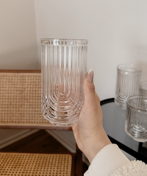 Großes Trinkglas im Bogen-Design aus der Serie Rom – Detailansicht der Verarbeitung