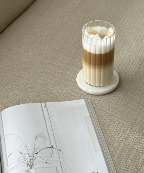 Großes Trinkglas im Streifen-Design aus der Serie Norway – Seitenansicht im Detail