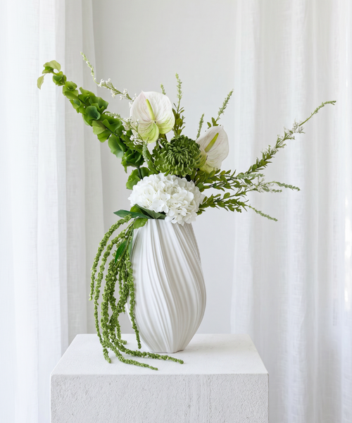 Realistisches Kunstblumen-Bouquet Fresh Escape 8er in Weiß und Grün – bloom collection von 7 O'CLOCK