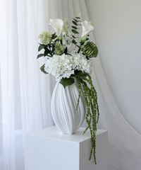 Green Silence Set – 9-Stem Bouquet + Elongated Ceramic Vase