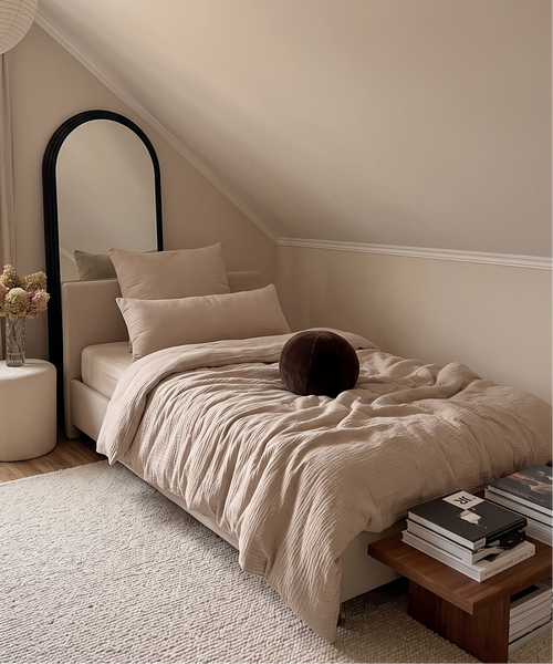 Musselin Kissenbezug 40×80cm in Beige aus der Serie Haven – Nahaufnahme der Oberfläche