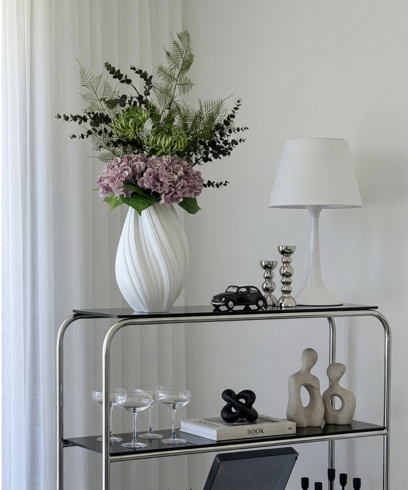 Kunstblumen-Bouquet Moody Garden 7er in Altrosa und Grün aus der Serie Bloom – Nahaufnahme der Oberfläche