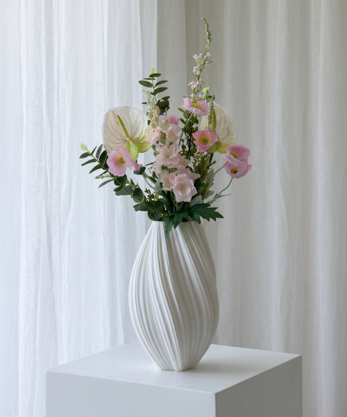 Realistisches Kunstblumen-Bouquet Rose Whisper 7er in Rosa, Weiß und Grün – bloom collection von 7 O'CLOCK